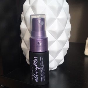 Urban decay eye primer sample & settings spray.